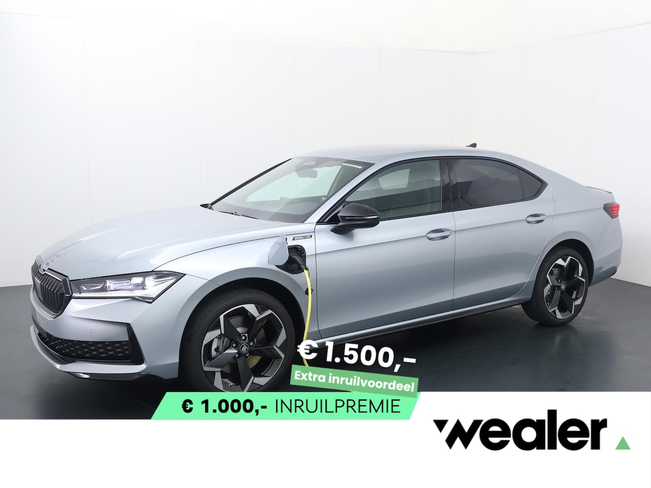 Skoda Superb - Sportline Business 1.5 TSI PHEV 204 PK | Trekhaak | 19" Lichtmetalen velgen | Canton Gelui - AutoWereld.nl