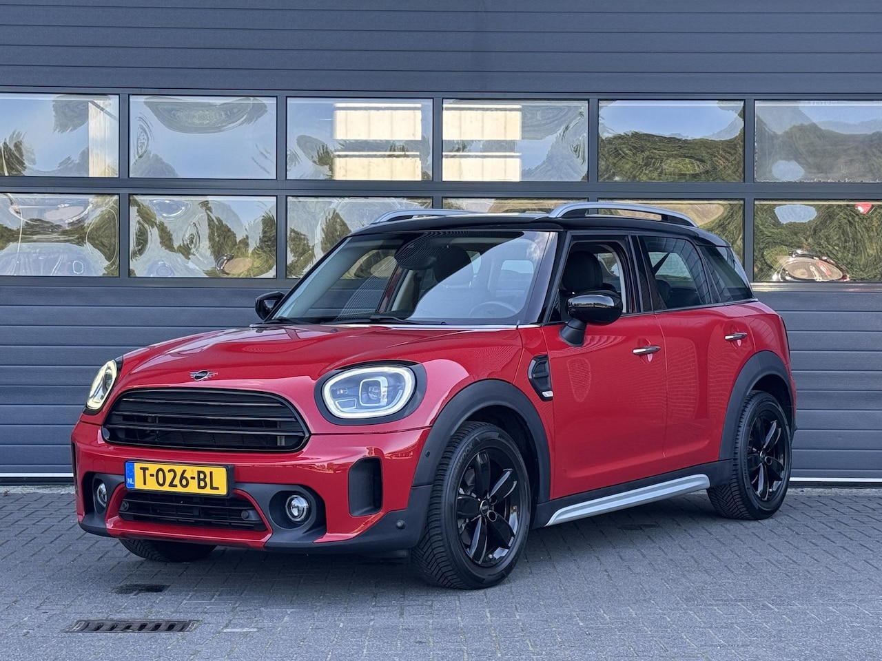 MINI Countryman - 1.5 COOPER ALL4 CHILI I AUTOMAAT I APPLE CARPLAY I STOELVERWARMING I NAVIGATIE - AutoWereld.nl