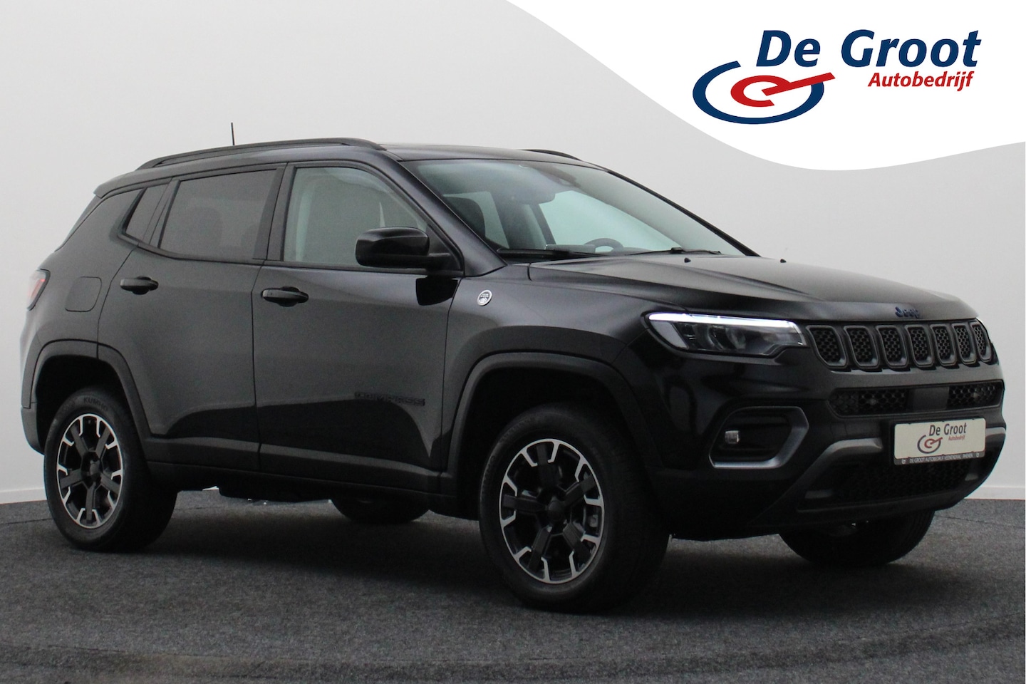 Jeep Compass - 4xe 240 Plug-in Hybrid Electric Trailhawk Panoramadak, ACC, Camera, Apple Carplay, Virtual - AutoWereld.nl