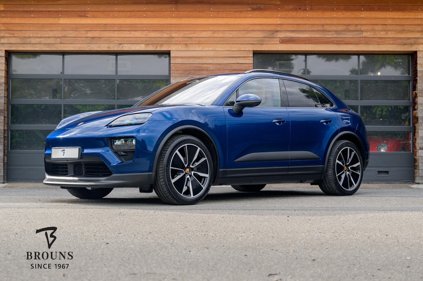 Porsche Macan - 4 100 kWh 408pk | HUD | PassDisply | Memory | Trekh. - AutoWereld.nl