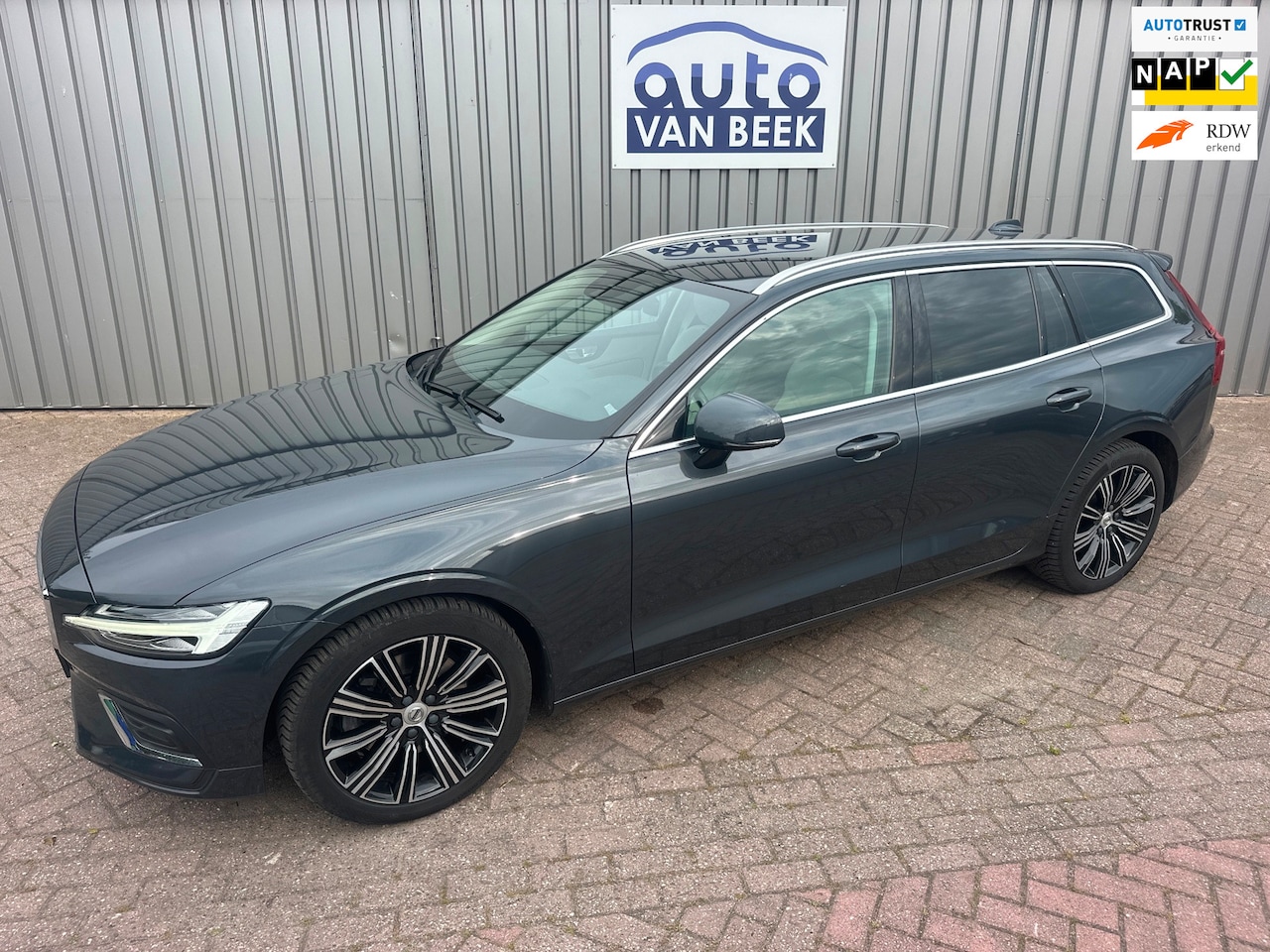Volvo V60 - 2.0 T4 Inscription 2.0 T4 Inscription - AutoWereld.nl