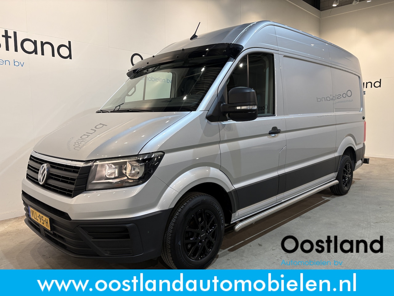 Volkswagen Crafter - 2.0 TDI L3H3 / Euro 6 / Airco / Cruise Control / 3-Zits / LM Velgen / 67.200 KM !! - AutoWereld.nl