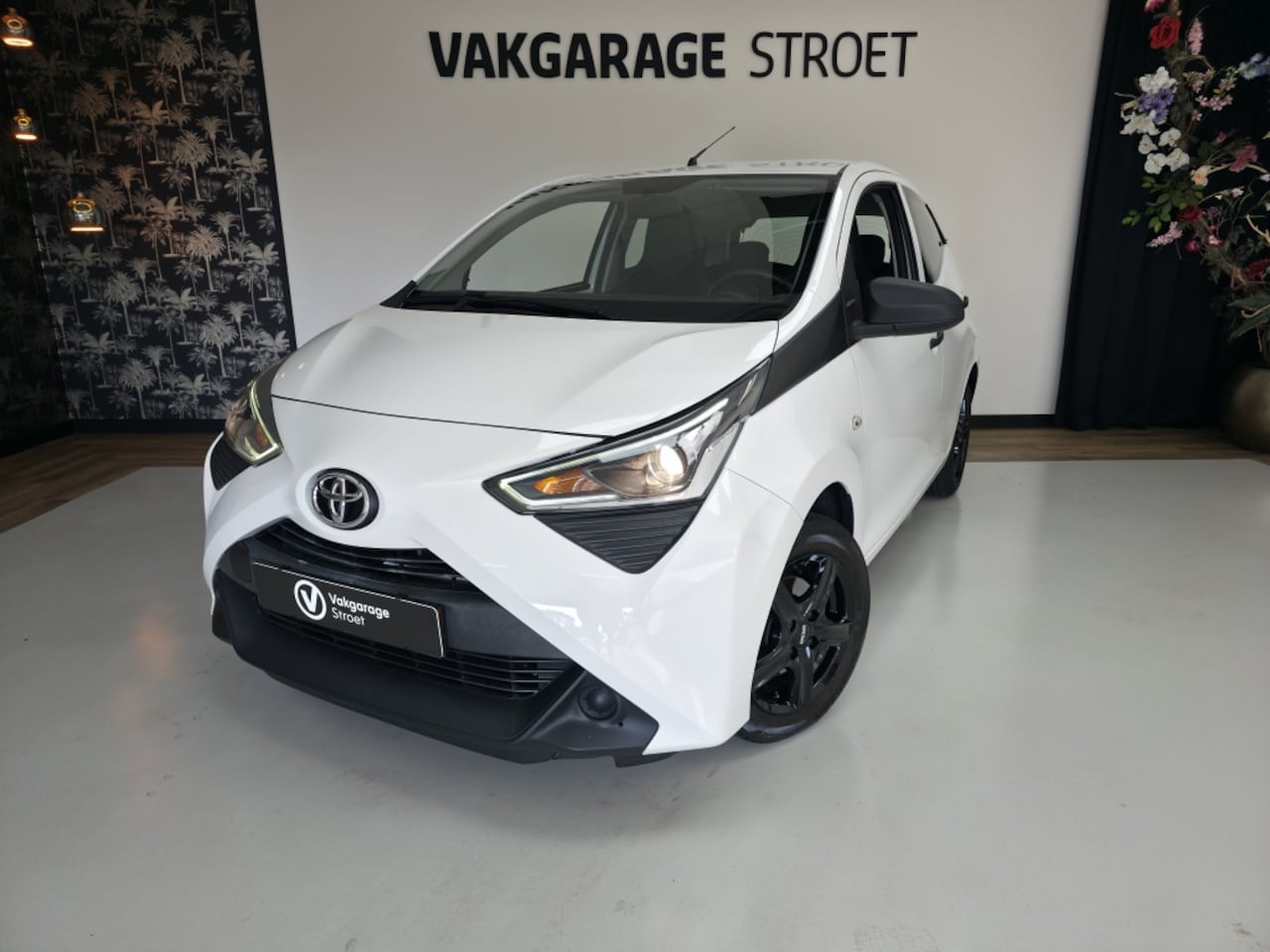 Toyota Aygo - 1.0 VVT-i x-fun | cruise | ac | onderh.aanwzg | 1e eigenaar | NL - AutoWereld.nl