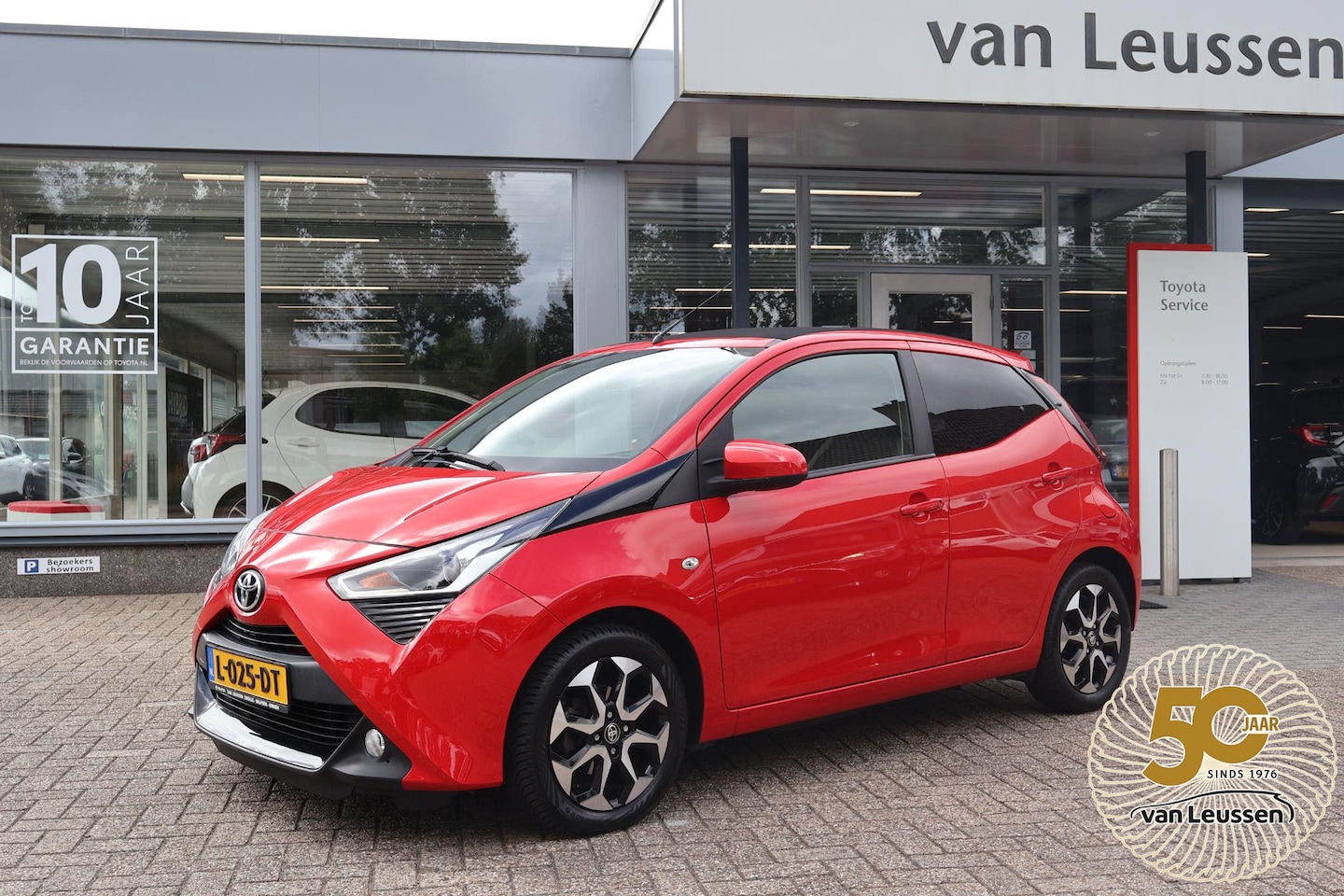 Toyota Aygo - 1.0 VVT-i x-joy cabrio CLIMA APPLE/ANDROID CAMERA LM-VELGEN EL-RAMEN - AutoWereld.nl