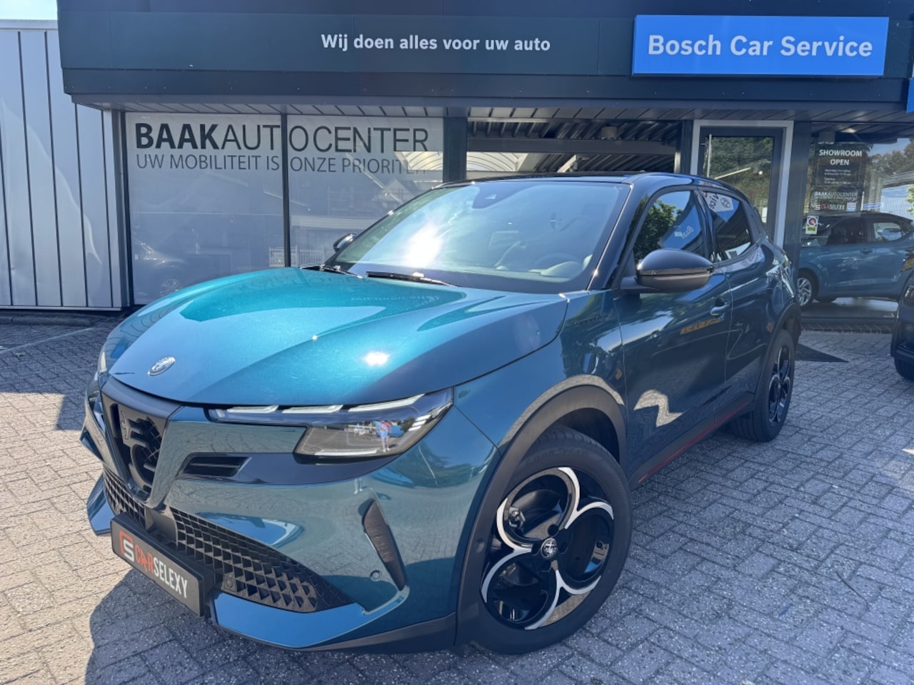 Alfa Romeo Junior - 1.2 T Hybrid Ibrida Speciale | Pack Techno | Stoelverwarming - AutoWereld.nl