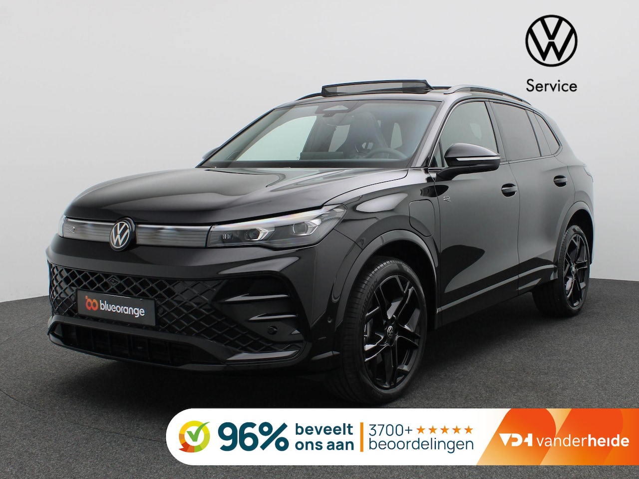 Volkswagen Tiguan - 1.5 eHybrid R-Line Edition 272PK DSG Pano-Schuifdak, Black Style, Trekhaak, 20" LM Velgen, - AutoWereld.nl
