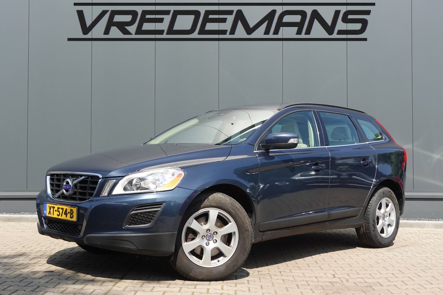 Volvo XC60 - 2.0 D3 Summum - AutoWereld.nl
