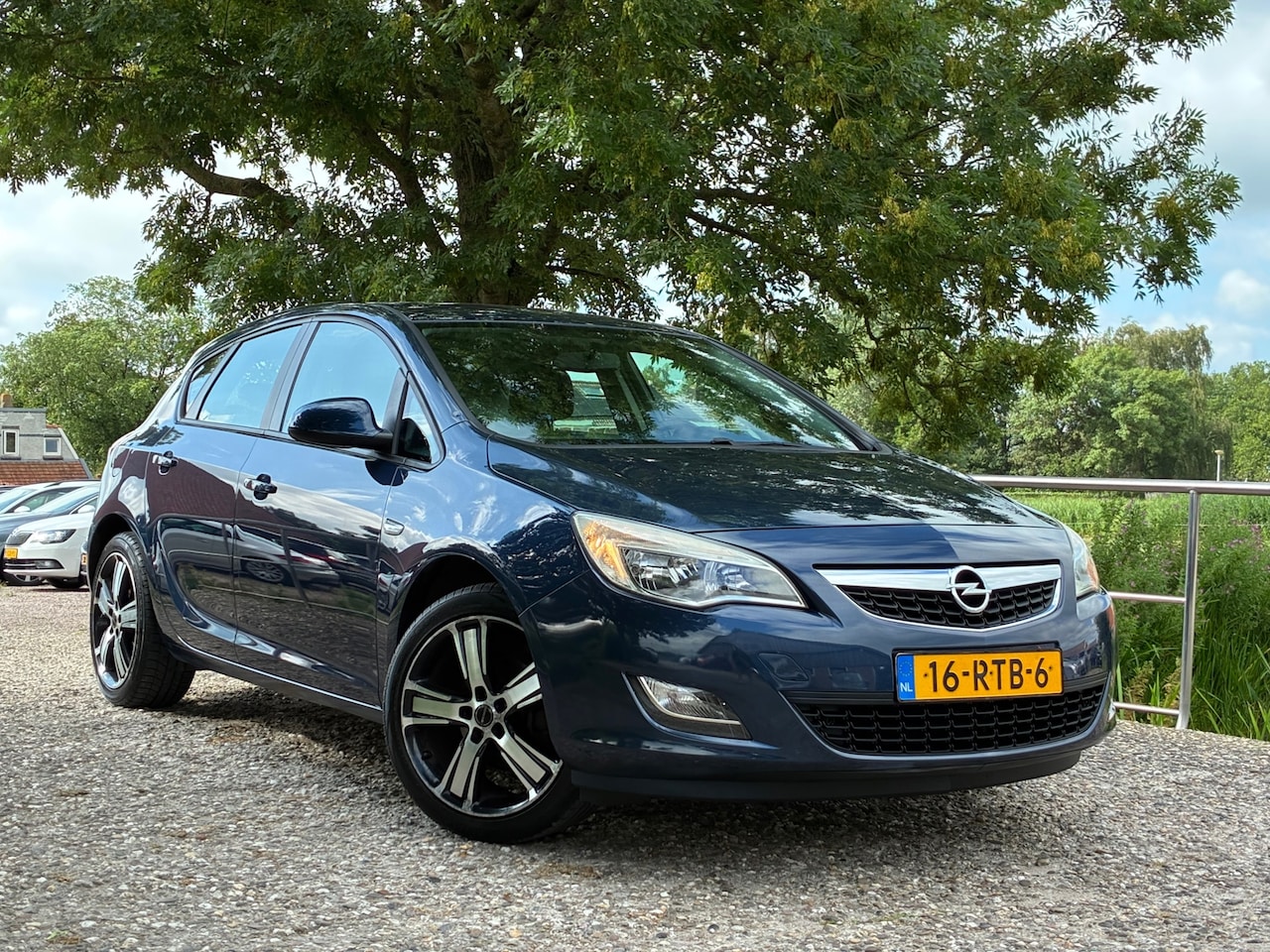 Opel Astra - 1.6 Selection | 5-Deurs + Airco nu € 3.975,-!!! - AutoWereld.nl