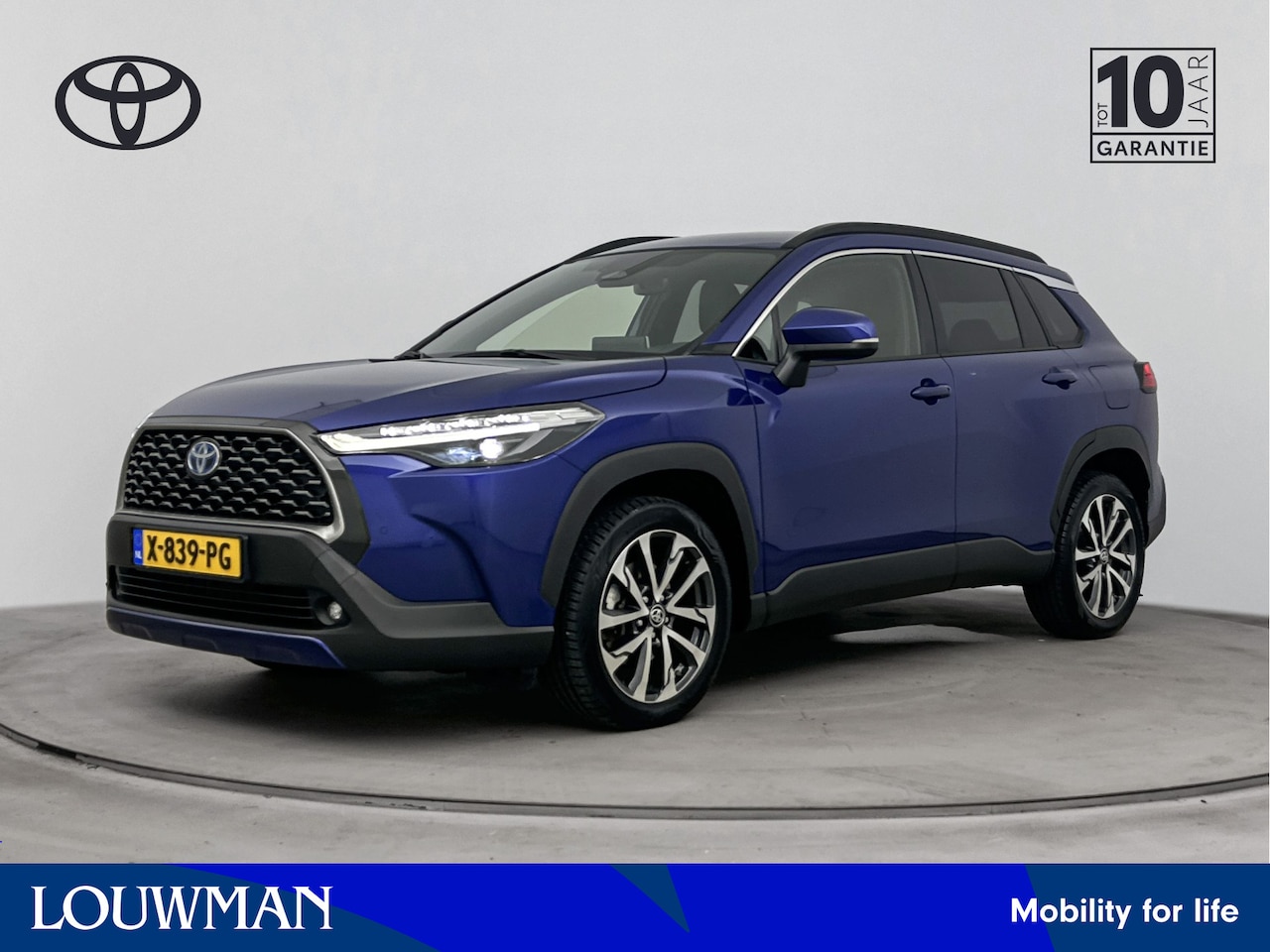 Toyota Corolla Cross - Hybrid 140 Business Plus | Dodehoek detectie | Stoelverwarming | Parkeersensoren voor+acht - AutoWereld.nl