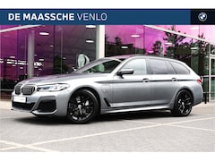 BMW 5-serie Touring - 530e M Sport Automaat / Trekhaak / Panoramadak / Comfortstoelen / Comfort Access / Achteru