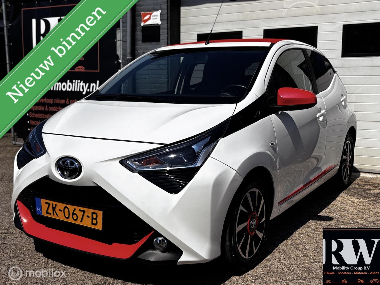 Toyota Aygo - 1.0 VVT-i x-clusiv CABRIO*NAP*A/C*CARPLAY*CAMERA - AutoWereld.nl