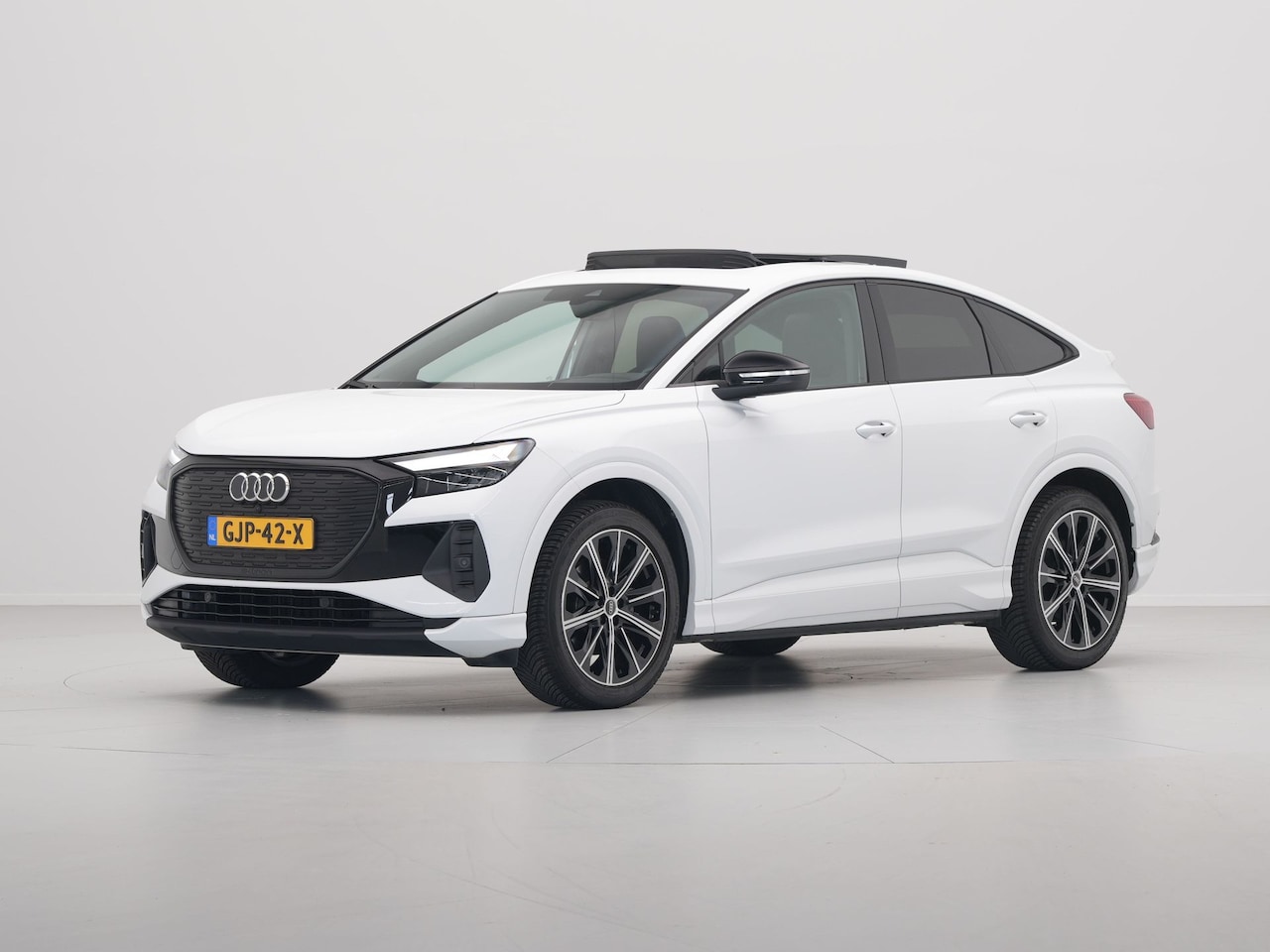 Audi Q4 Sportback e-tron - 35 Advanced edition 55 kWh Panoramadak Camera Sonos 20" velgen Privacy glas 36 - AutoWereld.nl