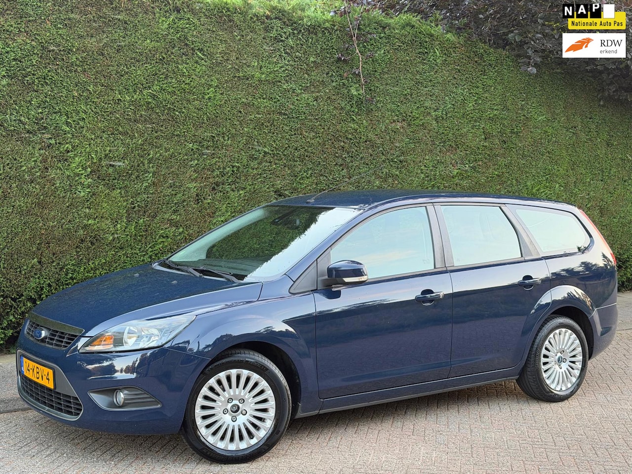 Ford Focus Wagon - 1.8 Limited /CLIMATE/PDC/CRUISE/LAGEKM/RIJDTSUPER!/ - AutoWereld.nl