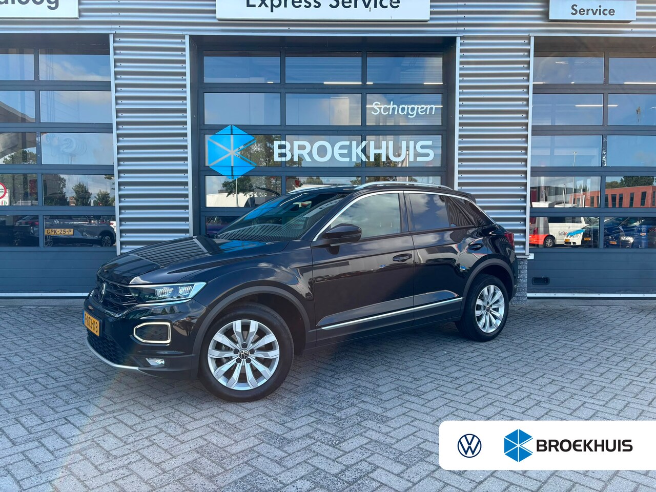 Volkswagen T-Roc - 1.5 TSI 150 pk Sport 7-DSG | Trekhaak | Achteruitrijcamera | Apple carplay | - AutoWereld.nl