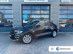 Volkswagen T-Roc - 1.5 TSI 150 pk Sport 7-DSG | Trekhaak | Achteruitrijcamera | Apple carplay |