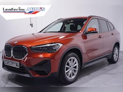 BMW X1 - sDrive18i Executive Edition NAP Navi Led koplampen Head-up Trekhaak Camera PDC v+a