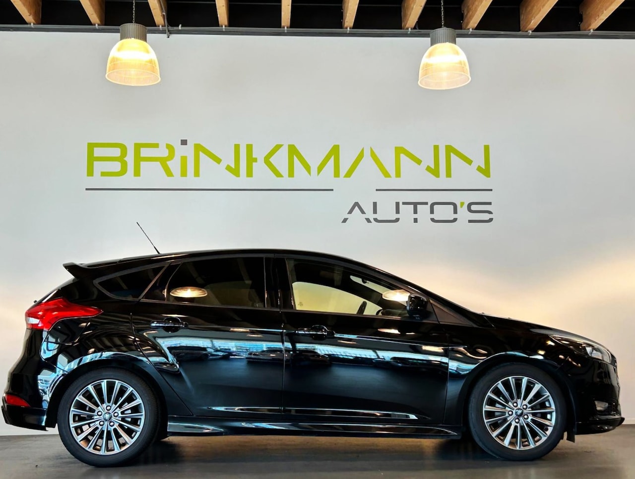Ford Focus - 1.0 ST-Line - ECC - Camera - Nwe Distributie. - AutoWereld.nl