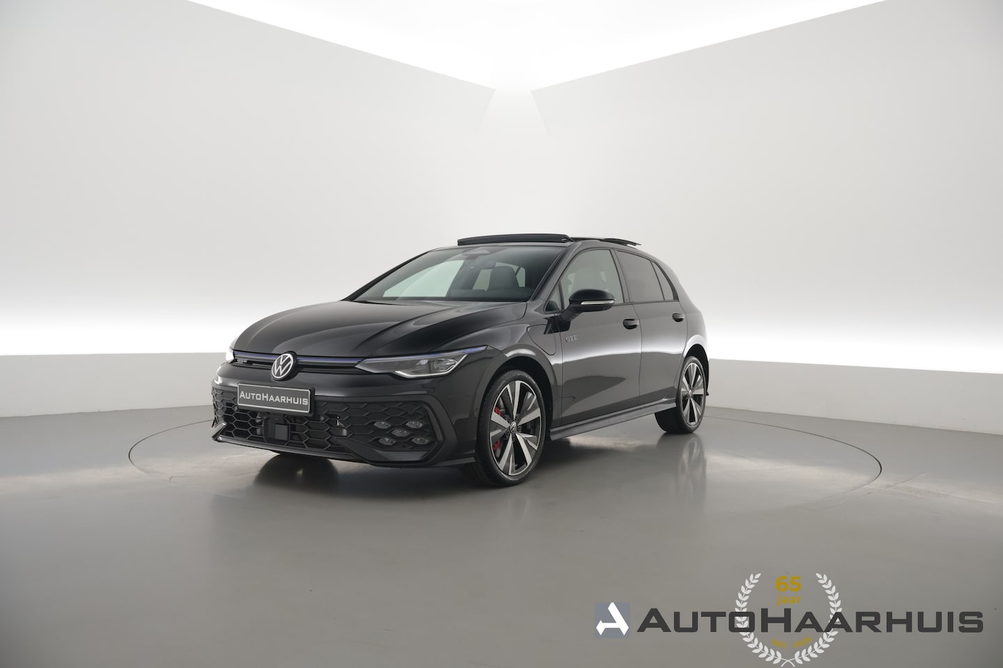 Volkswagen Golf - 1.5 eHybrid GTE 272pk | Pano | Stoelventi. | Elek. Trekhaak | Memory | IQ. Light | 360cam - AutoWereld.nl