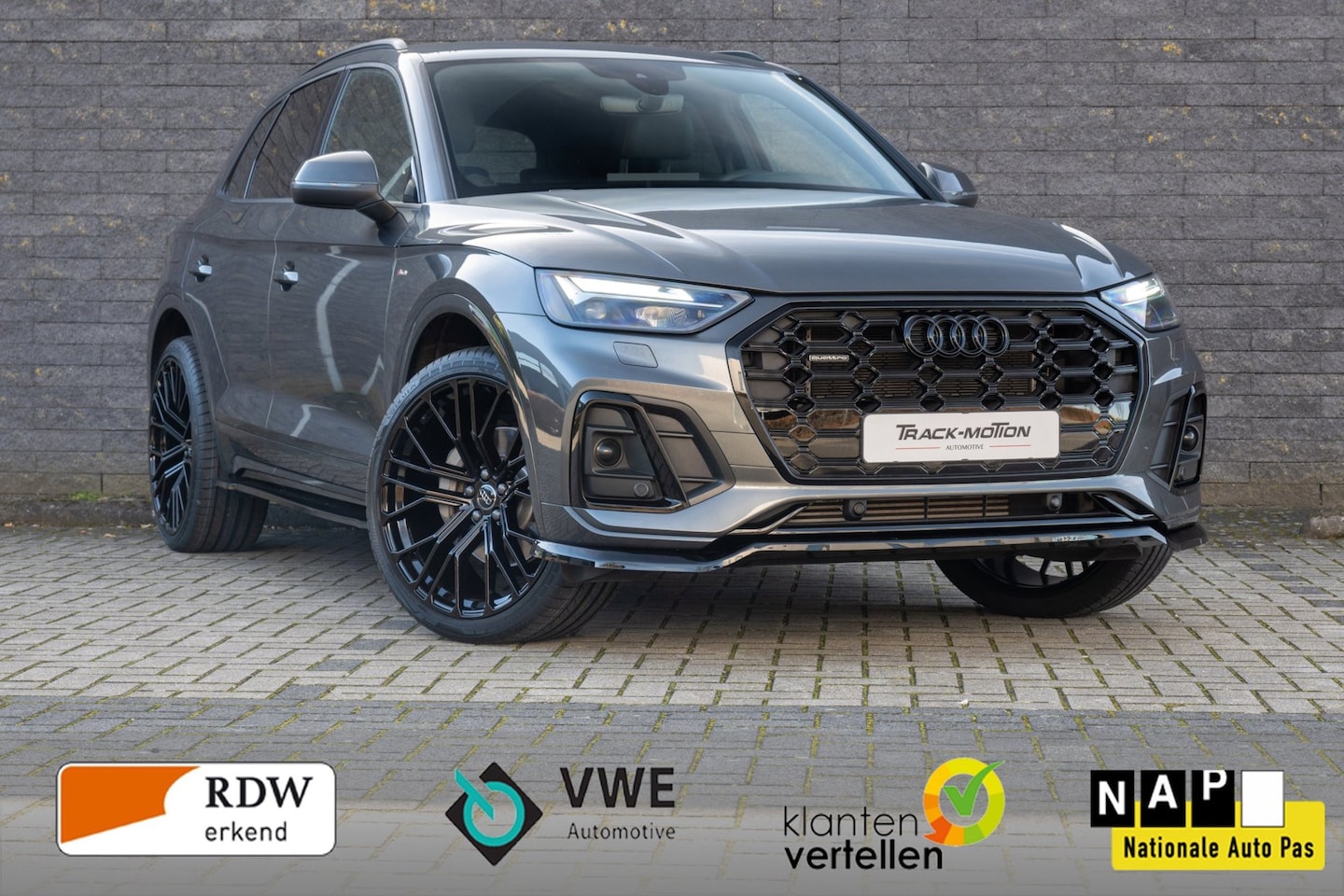 Audi Q5 - 50 TFSI e S edition Competition GREY & BLACK - AutoWereld.nl