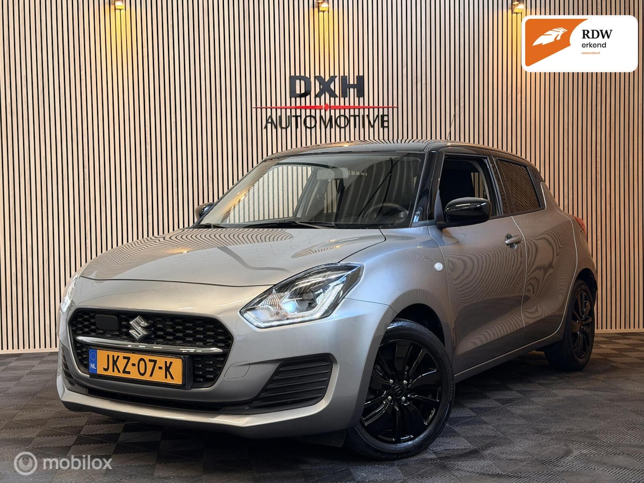 Suzuki Swift - 1.2 Style Smart Hybrid CARPLAY ACC DAB NAV LED - AutoWereld.nl