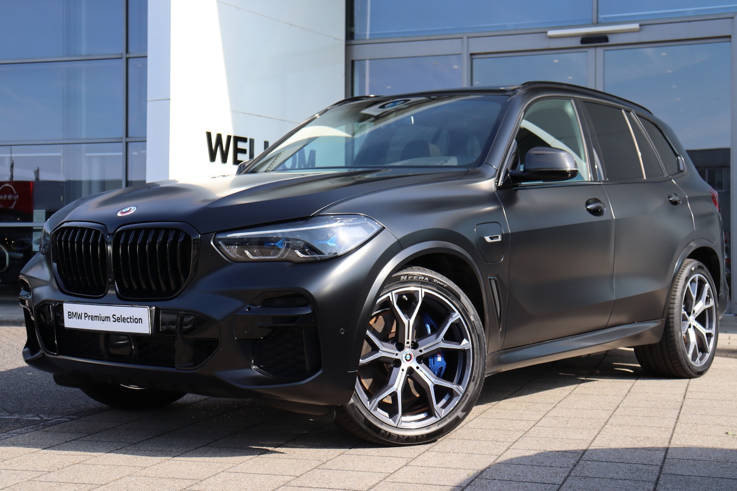 BMW X5 - xDrive45e M Sport Automaat / Trekhaak / Panoramadak Sky Lounge / Comfortstoelen / Comfort - AutoWereld.nl