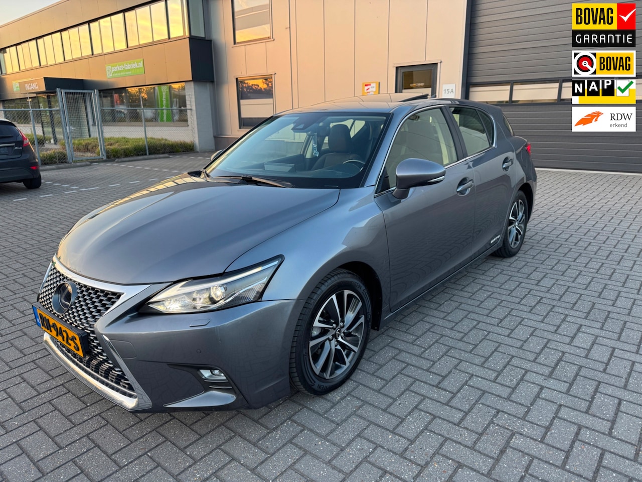 Lexus CT 200h - Business Launch Edition - AutoWereld.nl