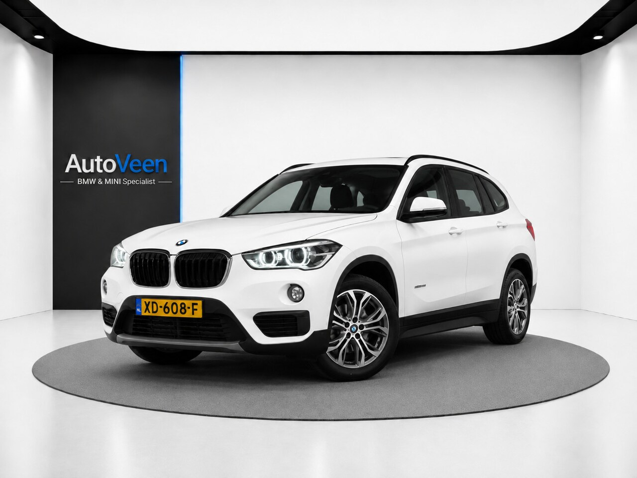 BMW X1 - SDrive18i Centennial Executive (PANO, LED, CRUISE, LM-VELG 18 INCH) - AutoWereld.nl