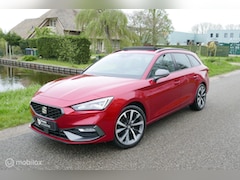 SEAT Leon Sportstourer - 1.5 eTSI DSG FR / Pano / Cam / Navi