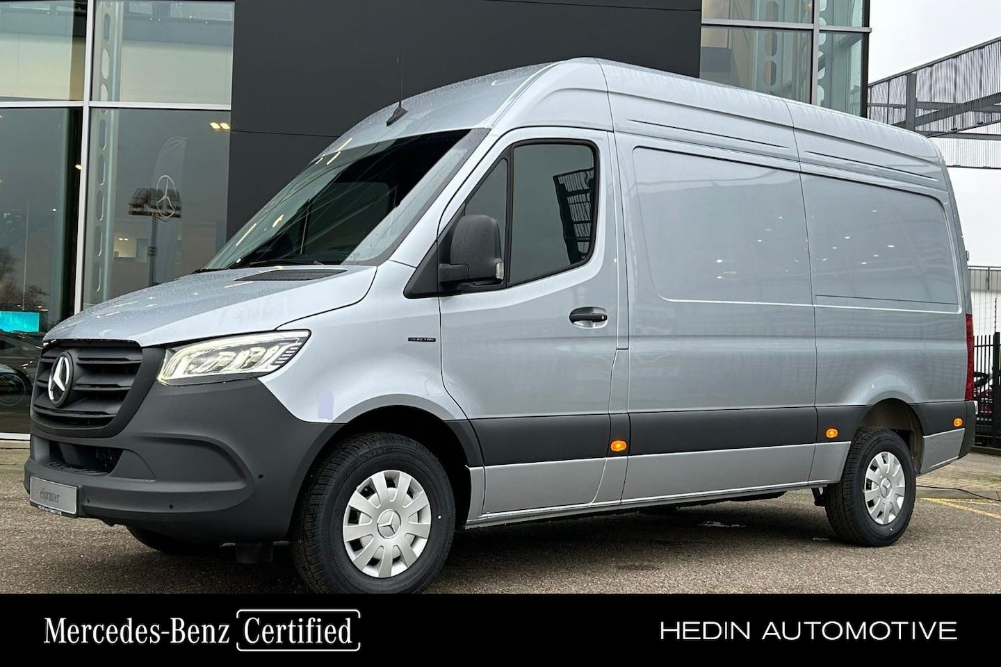 Mercedes-Benz eSprinter - 320 L2/H2 Pro 81kWh | Winterpakket | High-performance LED-koplampen | Trekhaak | Parkeerpa - AutoWereld.nl