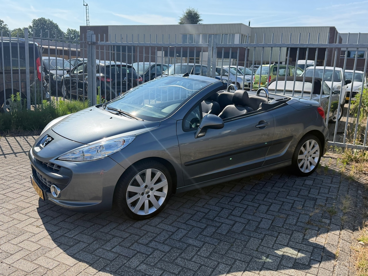 Peugeot 207 CC - 1.6 VTi Féline AUTOMAAT NL AUTO NAP! NW DISTRIE! LEER l AIRCO ECC l JBL l STOELVERWARMING - AutoWereld.nl