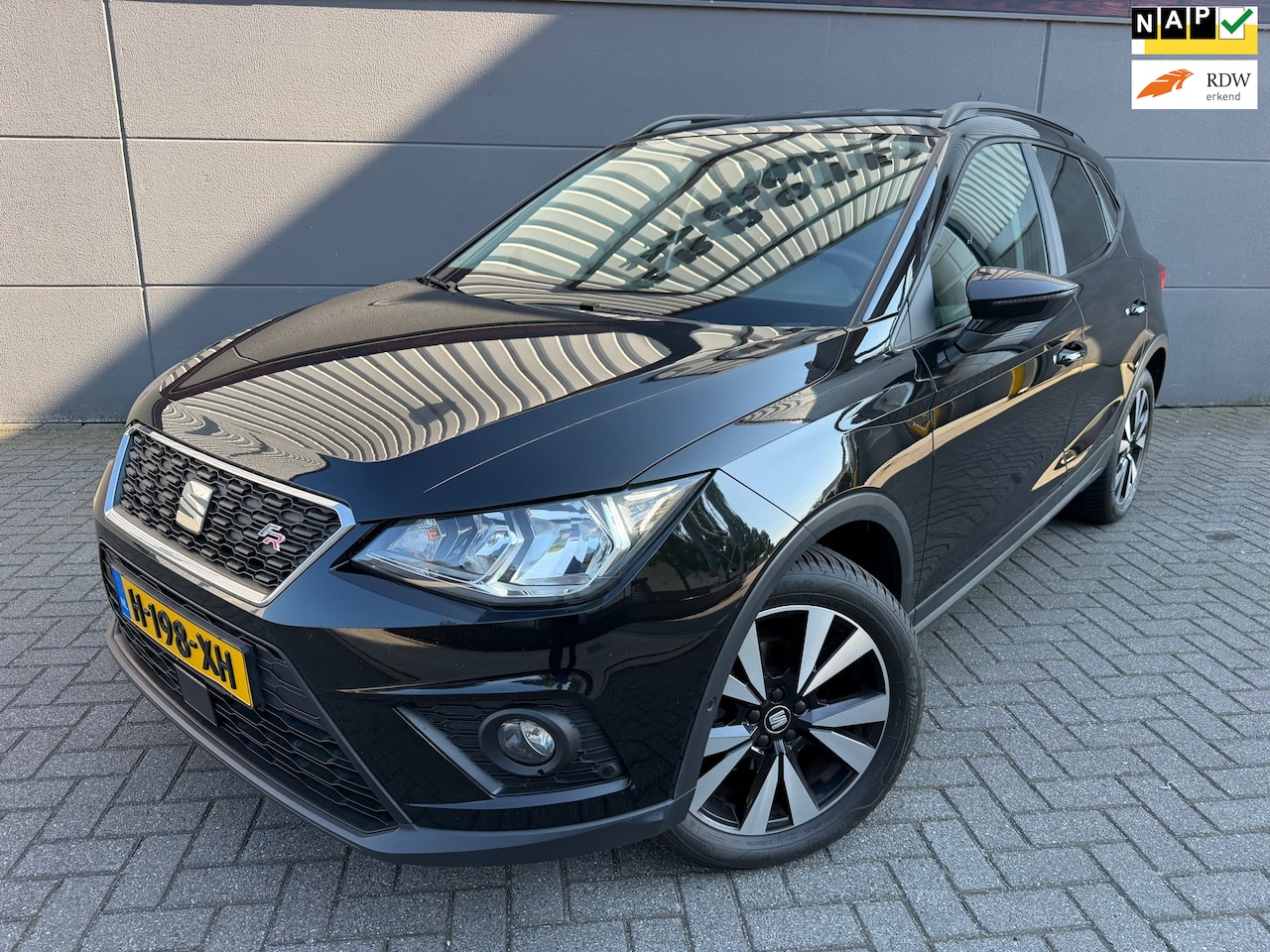 SEAT Arona - 1.0 TSI Style Business FR PARK SENSOREN*APK*NAP*AIRCO*CRUISE*NAVI*CAMERA*CARPLAY*VELGEN - AutoWereld.nl