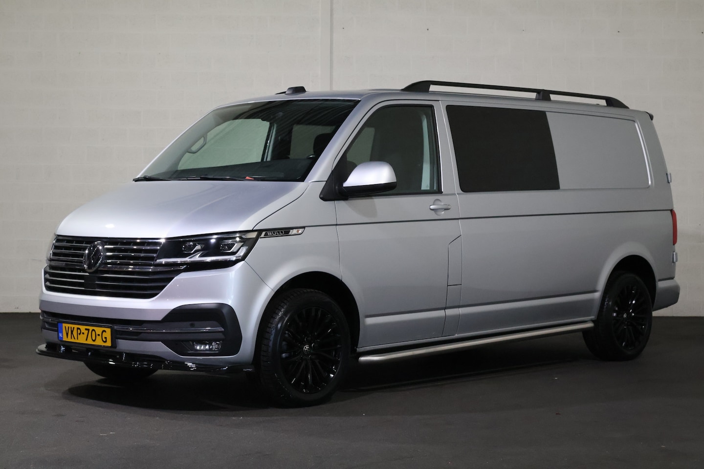 Volkswagen Transporter - 2.0 TDI L2 H1 DC Bulli Automaat - AutoWereld.nl