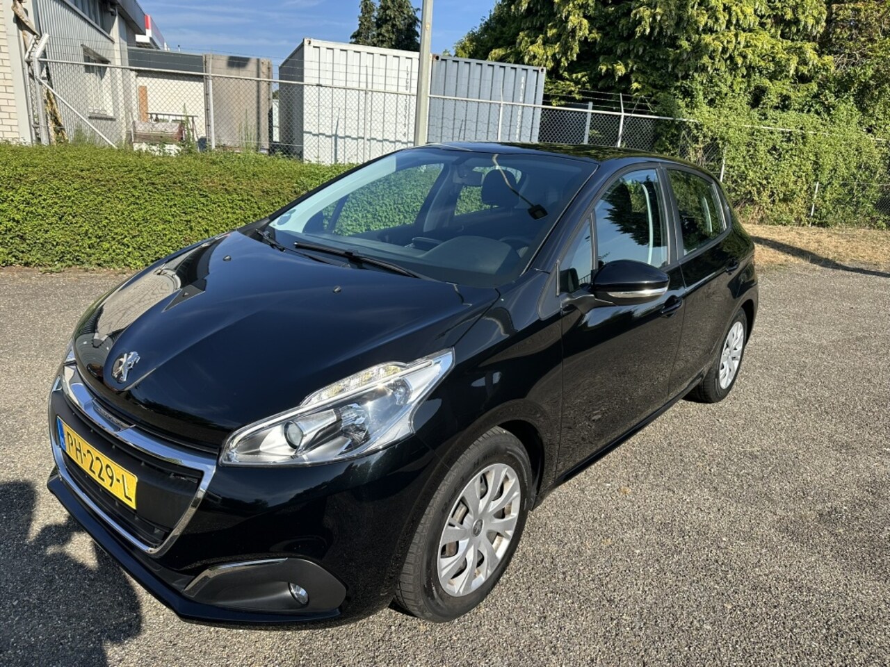 Peugeot 208 - 1.2 PureT. Blue Lion - AutoWereld.nl