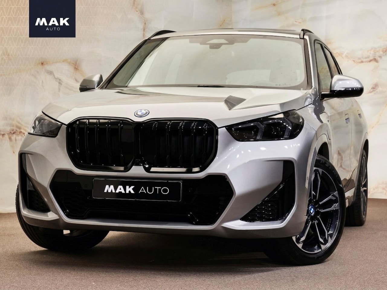 BMW X1 - xDrive25e M Sport Pro , 360 camera, 19", massage, HUD, ACC, adap-LED, keyless, NP68k - AutoWereld.nl