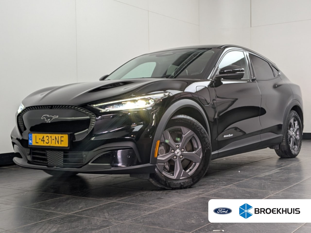 Ford Mustang Mach-E - RWD 75 kWh | 1e Eigenaar! | Dealer Onderhouden! | SOH 94,5% Leder | Panoramadak | Stoel/St - AutoWereld.nl