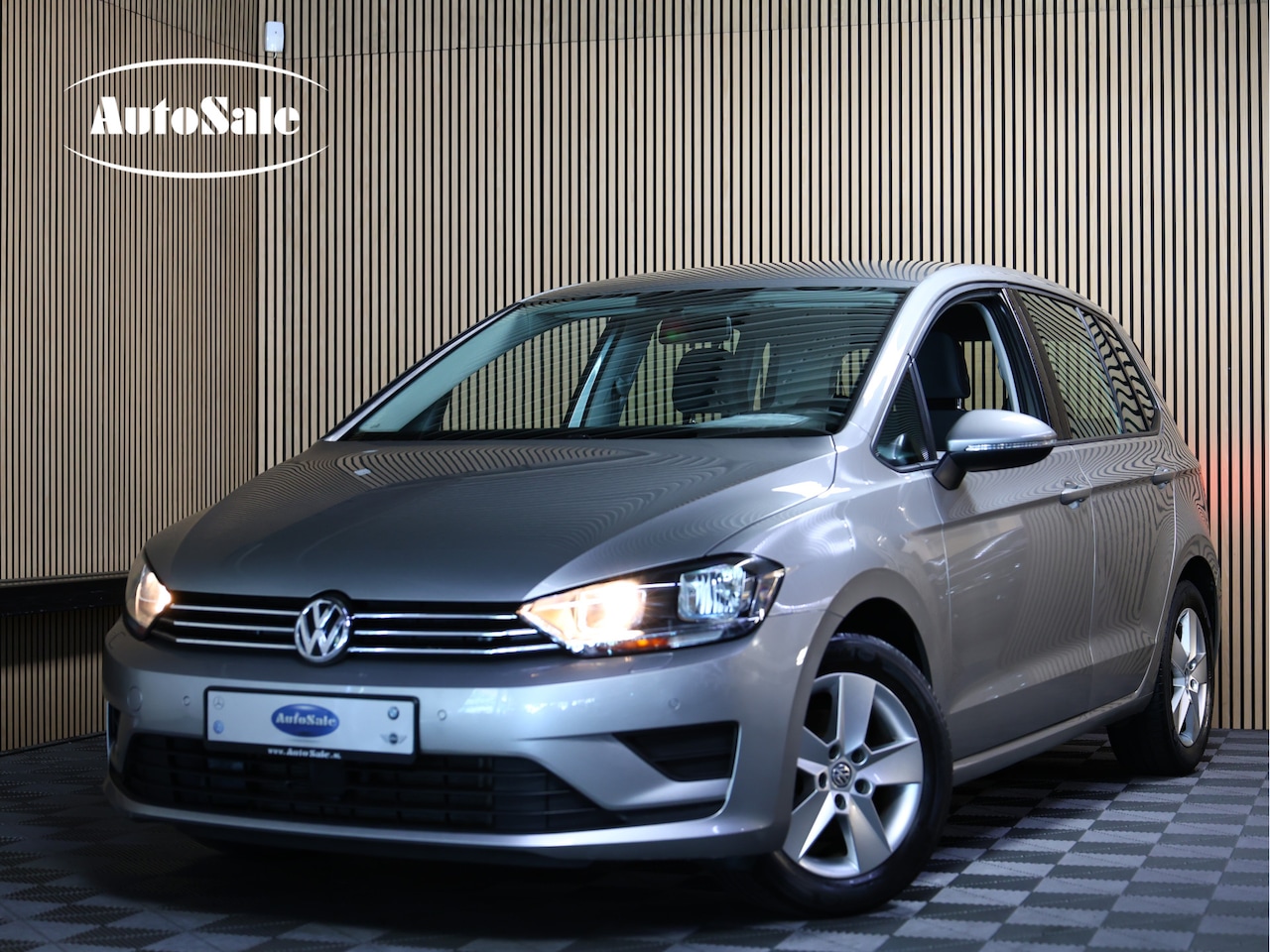 Volkswagen Golf Sportsvan - 1.2 TSI AVM Business Edition Connected AIRCO CRUISE AUX PDC STOELVW"17 - AutoWereld.nl