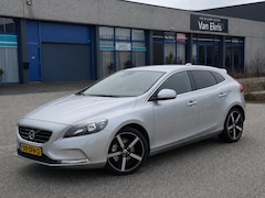 Volvo V40 - 1.6 T4 Momentum Trekhaak 6-Bak Airco Glazendak