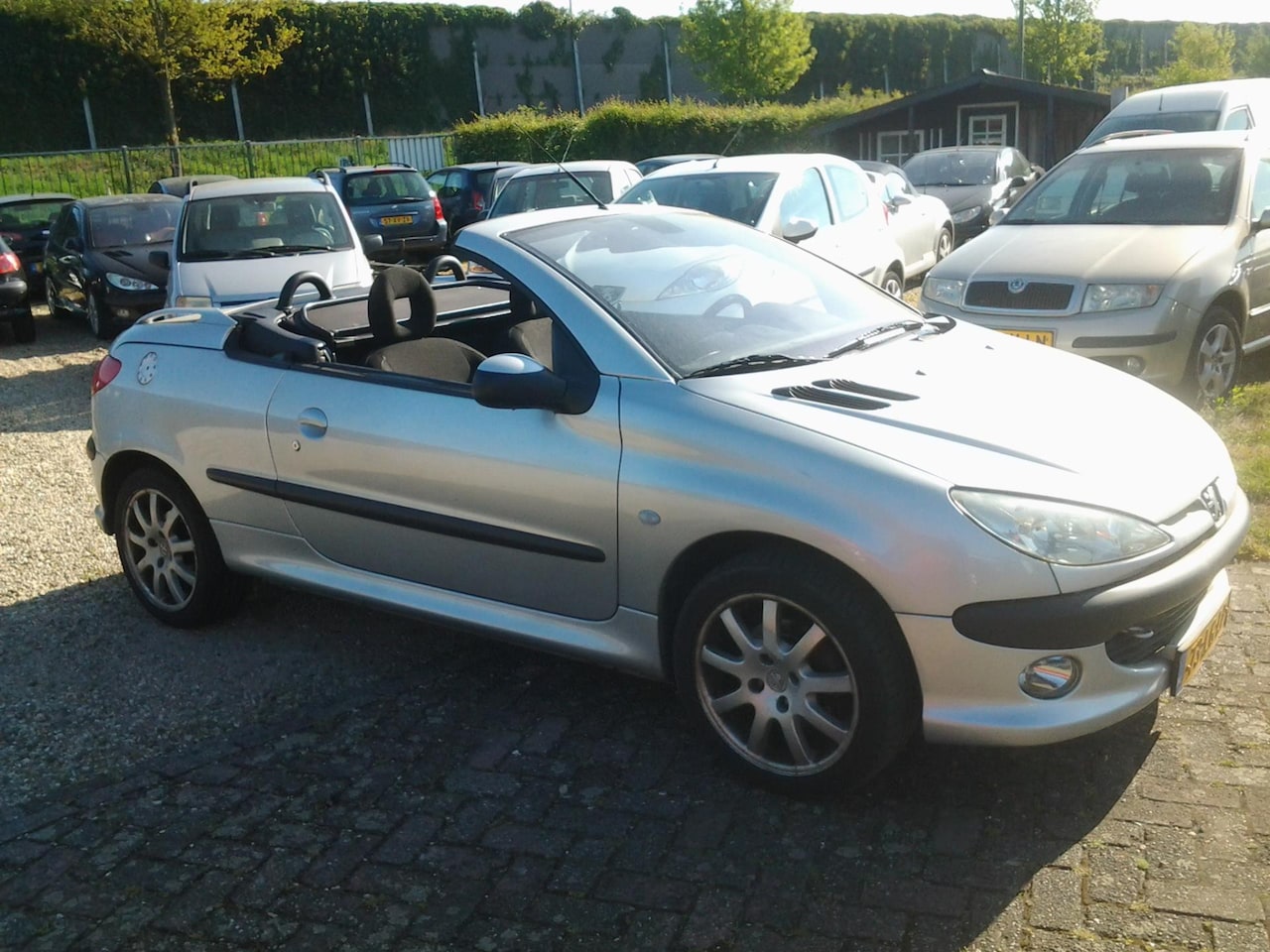 Peugeot 206 CC - 2.0-16V Een NL auto en 153000 nap km Airco zeer lux,s. - AutoWereld.nl