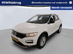 Volkswagen T-Roc - 1.5 TSI 150pk Style DSG Automaat / Parkeersensoren / Elek. Kofferbak / LM 16'' / Navi /