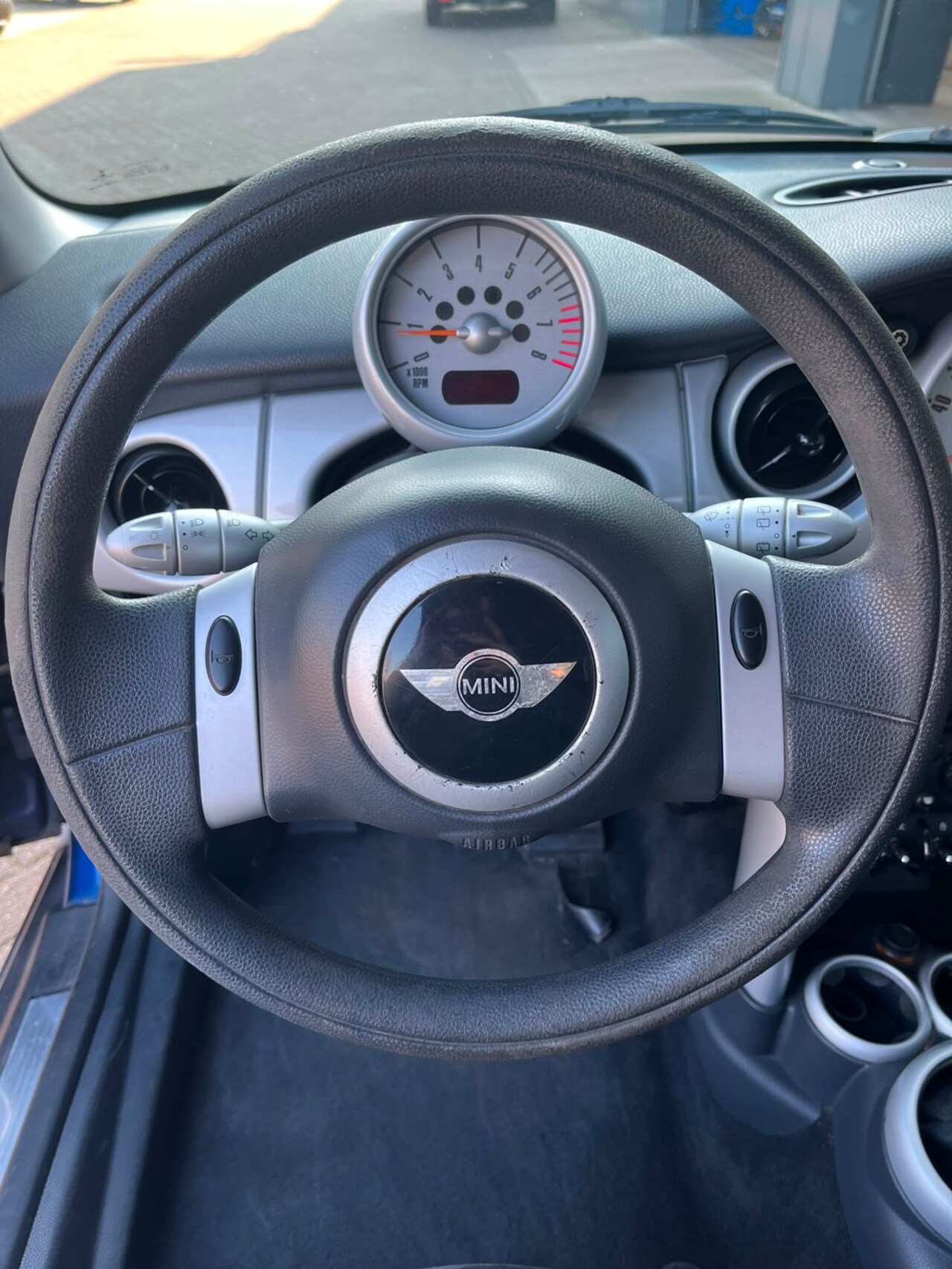 MINI 3-Deurs - 1.6 One Salt Olielekkage