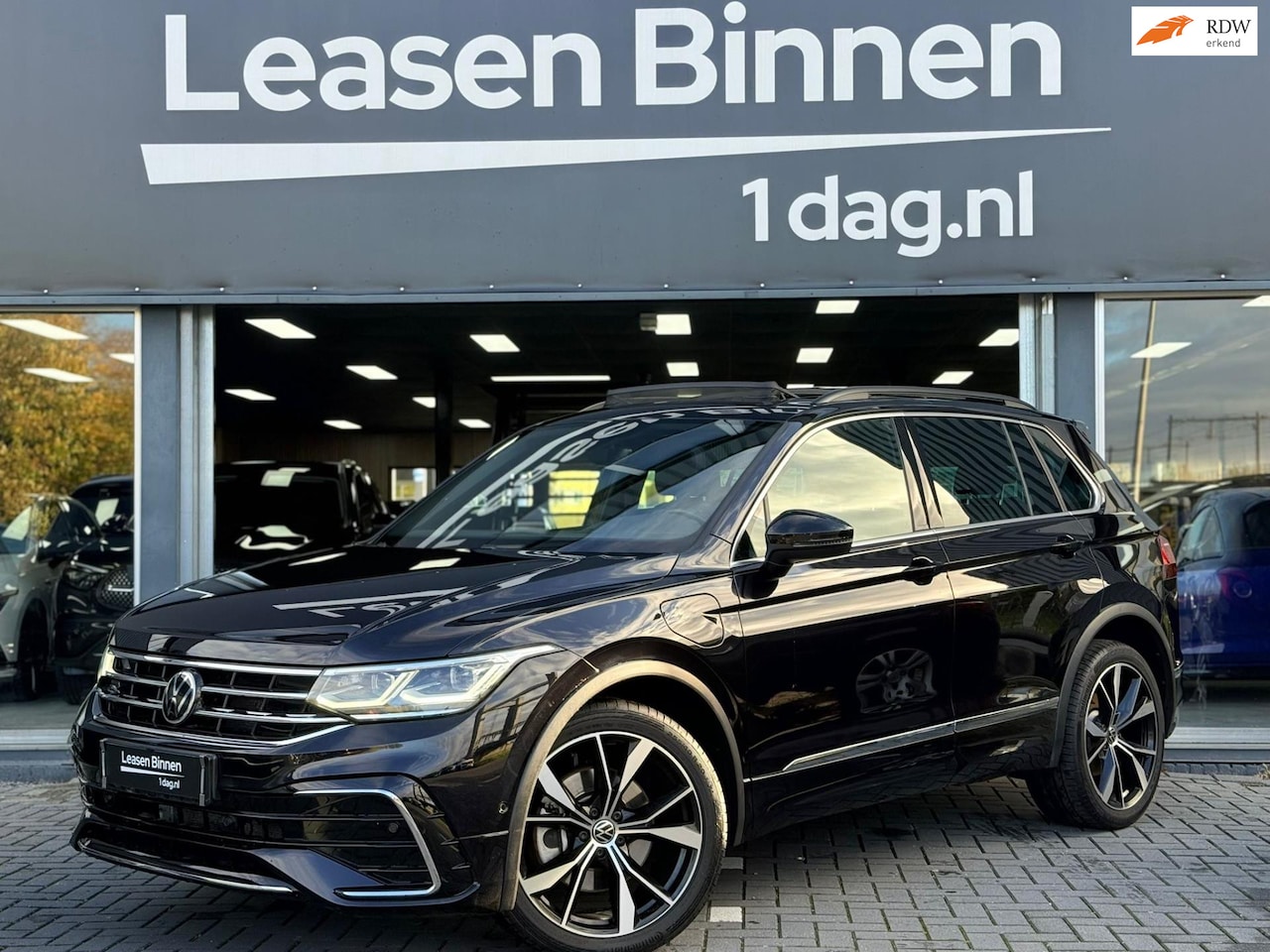 Volkswagen Tiguan - 1.4 TSI eHybrid R-Line Pano - AutoWereld.nl