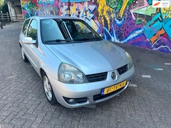 Renault Clio - 1.2-16V Campus airco sport velgen 148 dkm nap rijd heerlijk deuk achter scherm. Dikke uitv