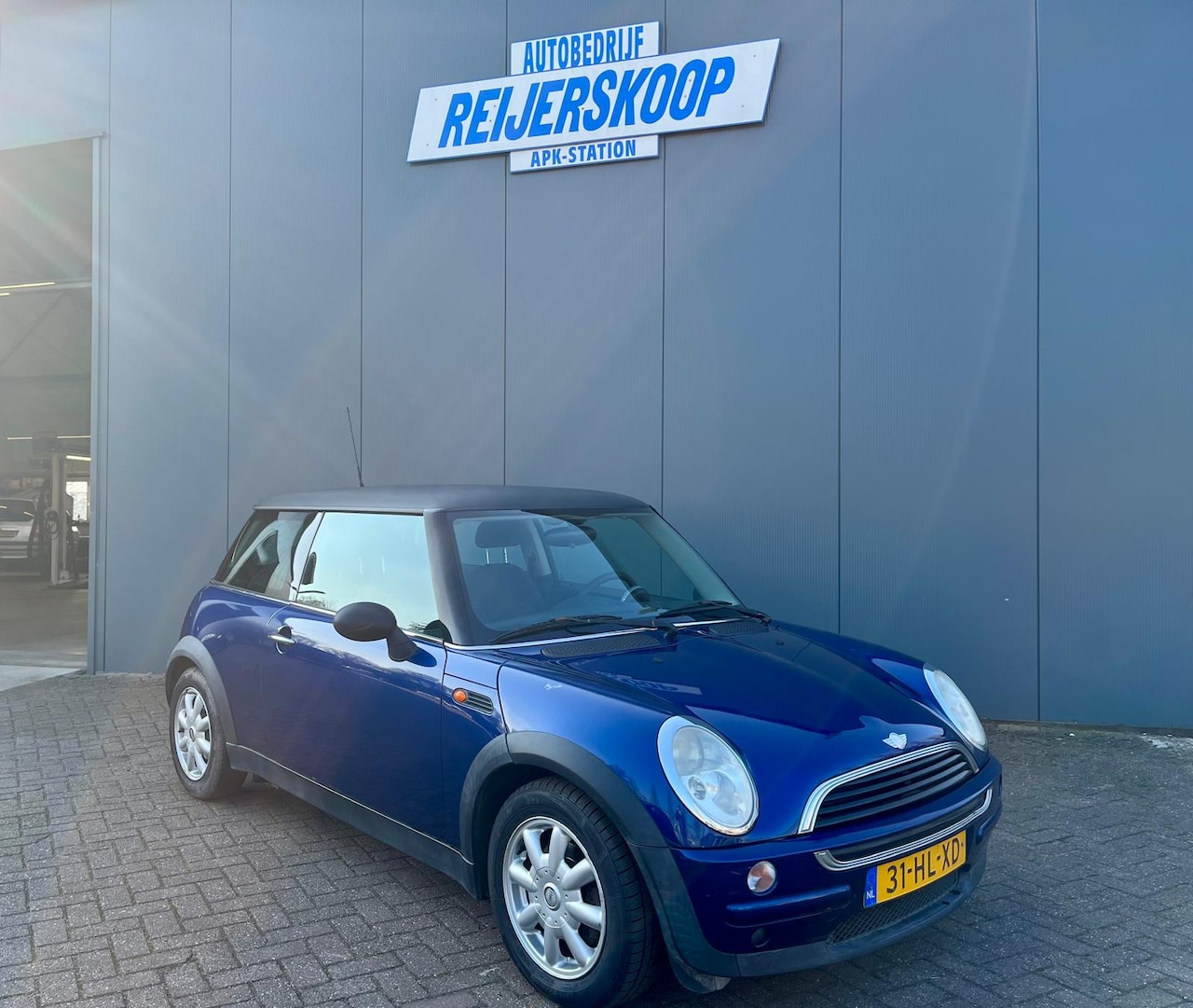MINI 3-Deurs - 1.6 One Salt Olielekkage