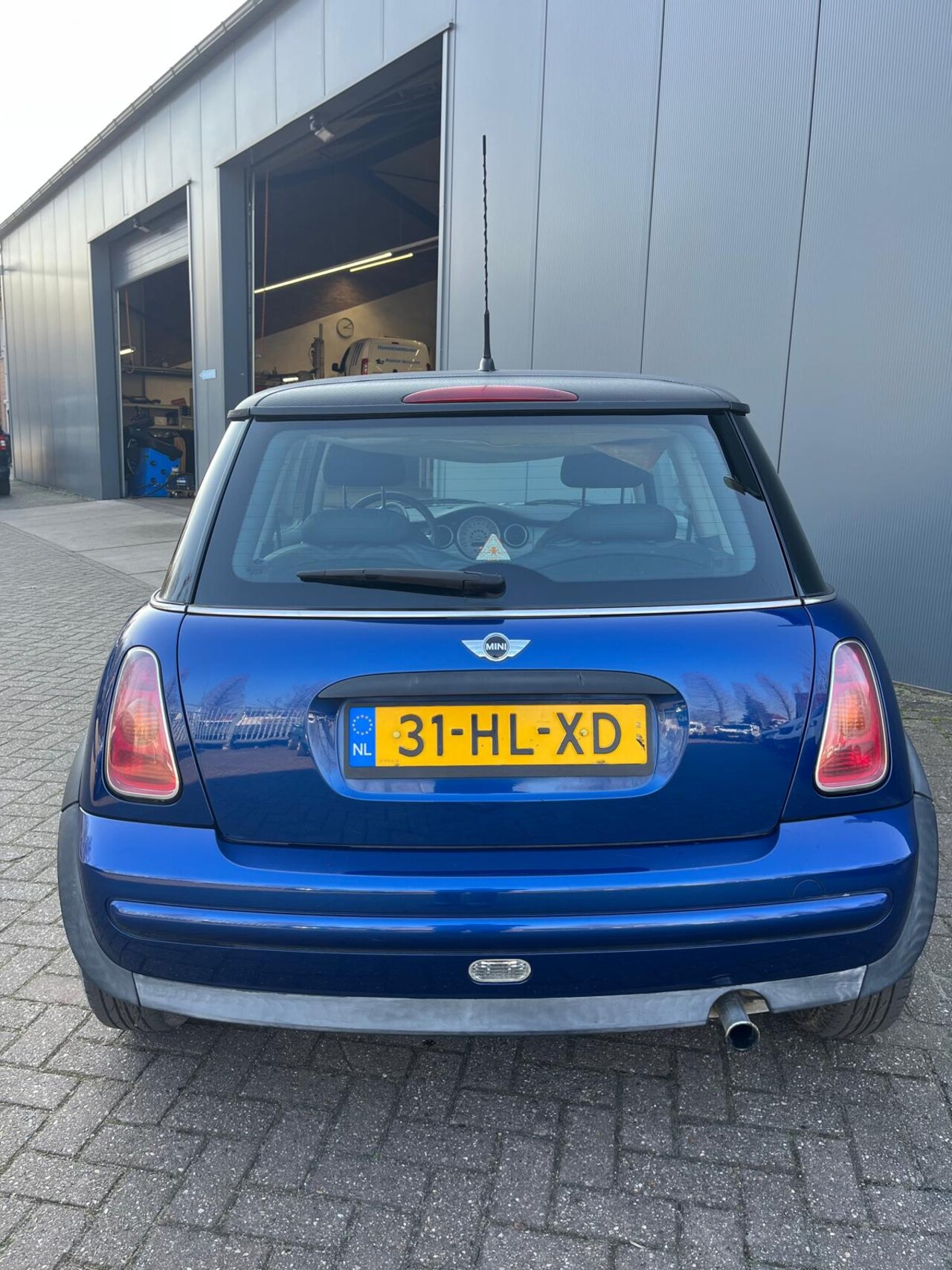 MINI 3-Deurs - 1.6 One Salt Olielekkage