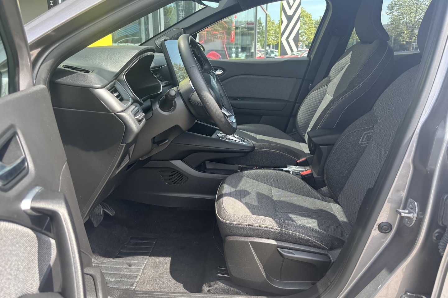 Renault Symbioz - 1.6 E-Tech full hybrid 145 techno | binnenkort beschikbaar | Cassiopee Grey | Adap. Cruise - AutoWereld.nl