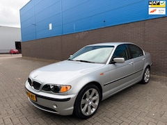BMW 3-serie - 320i Executive E46 | Climate | Cruise | Stoelverwarming | 17” LM Velgen | Zescilinder | Au