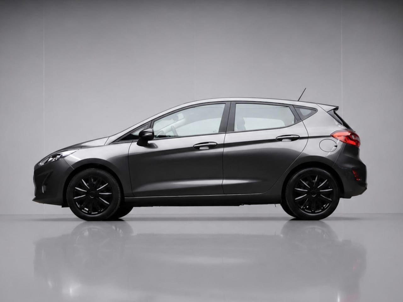 Ford Fiesta - 1.1 Sport (APPLE CARPLAY,NAVI,PDC,CRUISE,LANE ASSIST,SPORTSTOELEN,NETTE STAAT) - AutoWereld.nl