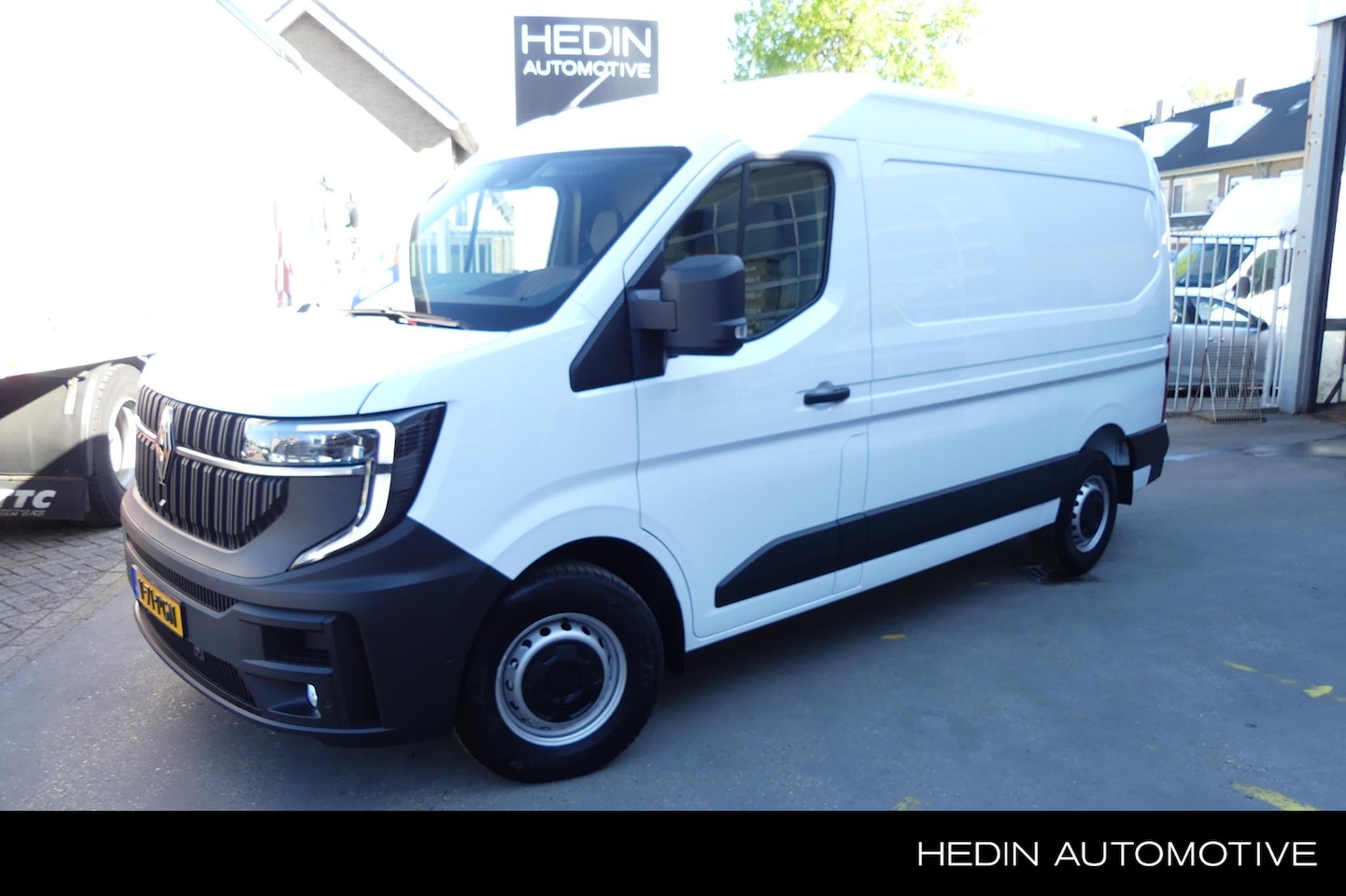 Renault Master E-Tech - T35 L2H2 Extra long range 87 kWh | additionele parkeerhulp | vierseizoenenbanden | trekhaa - AutoWereld.nl