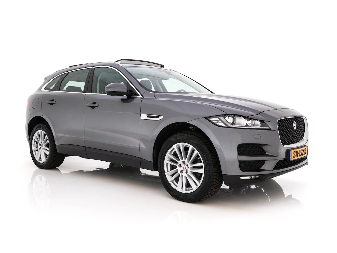 Jaguar F-Pace - 2.0 Portfolio AWD 20d Aut. *PANO | LEATHER | XENON | DIGI-COCKPIT | KEYLESS | CAMERA | HEA - AutoWereld.nl