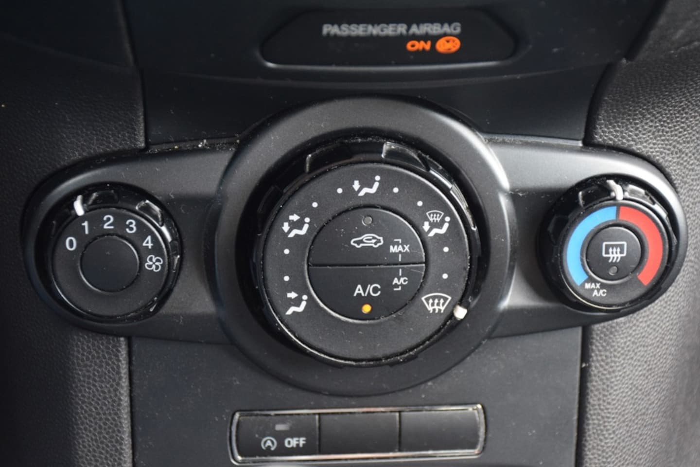 Ford Fiesta - 1.0 Style 1.0 Style, , Navigatie,5 Drs, Zeer net, NAP, Auto wordt afgeleverd met nieuwe Dist. set